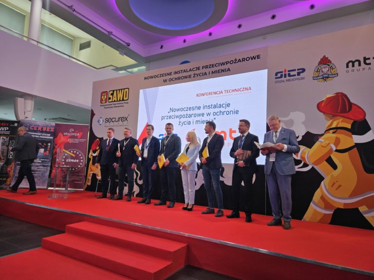 „Zabezpieczenie obiektów specjalnych za&nbsp;pomocą piany sprężonej” – wystąpienie wiceprezesa firmy Cerbex Sp. z&nbsp;o.o. Pana Mateusza Kozubala na&nbsp;konferencji technicznej pn.&nbsp;„Nowoczesne instalacje przeciwpożarowe w&nbsp;ochronie życia i&nbsp;mienia”, podczas Międzynarodowych Targów Ochrony Pracy, Pożarnictwa i&nbsp;Ratownictwa SAWO